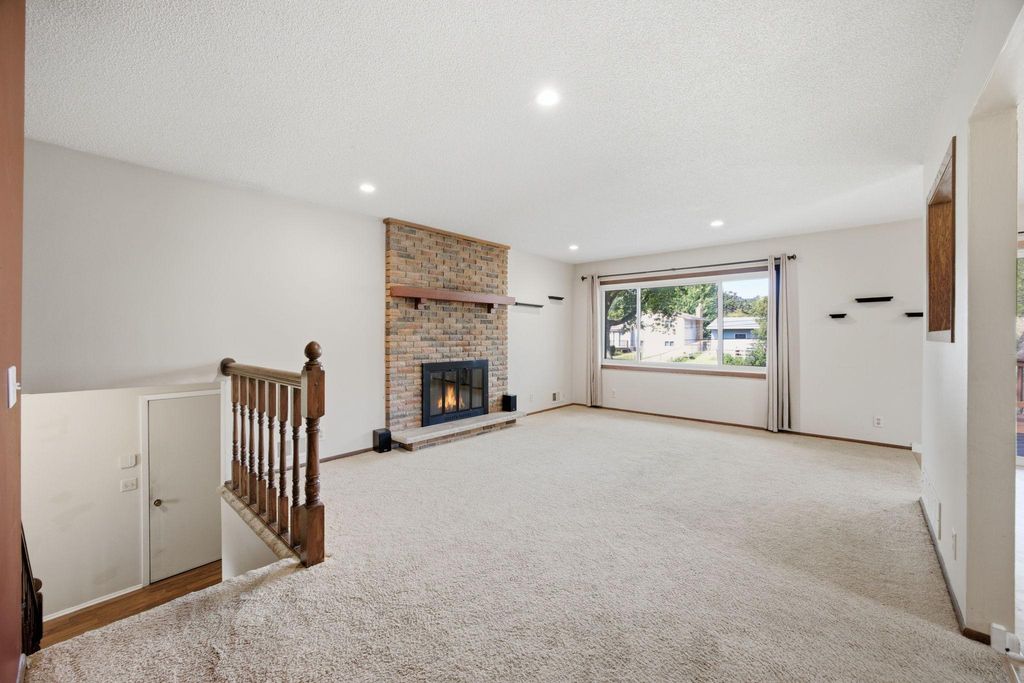 2370 Pleasant View Drive, New Brighton, MN 55112 — photo 4