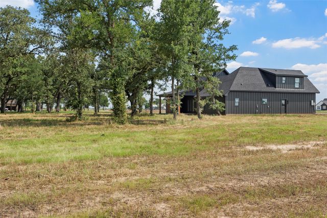 253 Grassy Way, Elm Mott, TX 76640