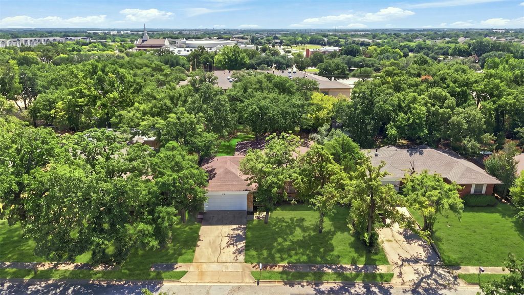 2110 Navajo Street, Denton, TX 76209 — exterior