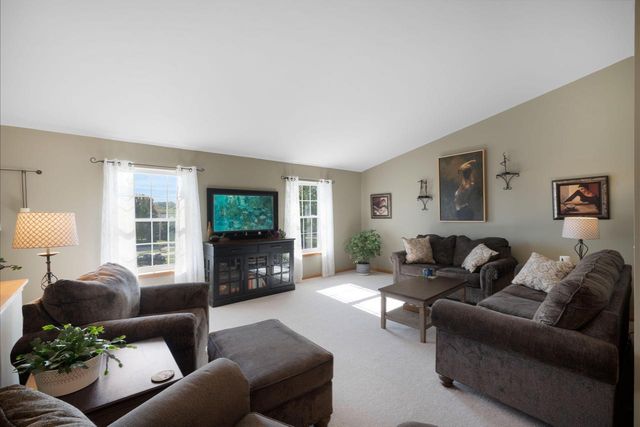 2308 Linda COURT, Waukesha, WI 53188