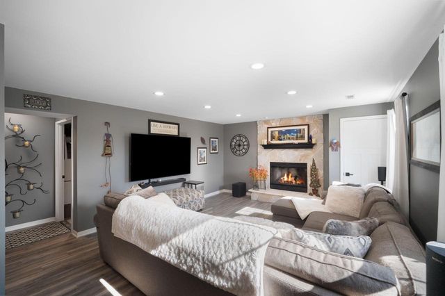 2308 Linda COURT, Waukesha, WI 53188