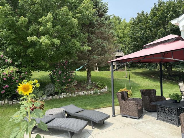 2308 Linda COURT, Waukesha, WI 53188