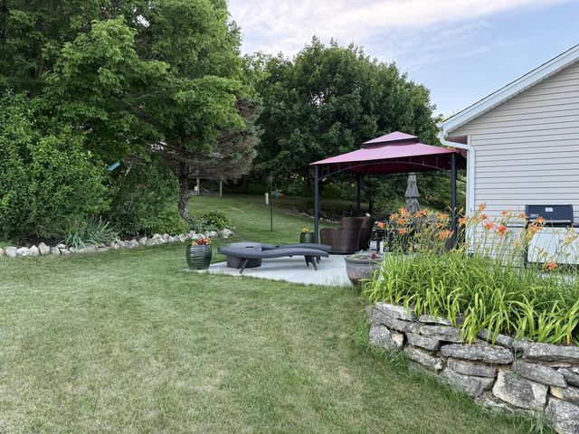 2308 Linda COURT, Waukesha, WI 53188