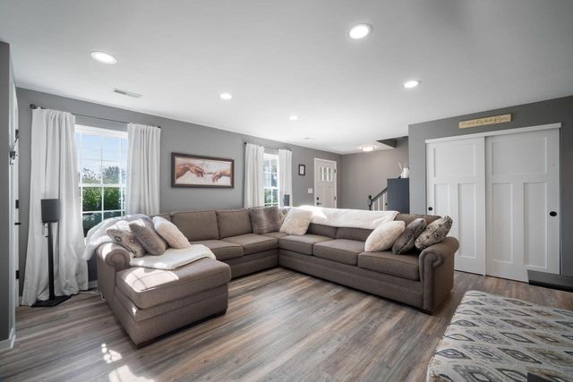 2308 Linda COURT, Waukesha, WI 53188