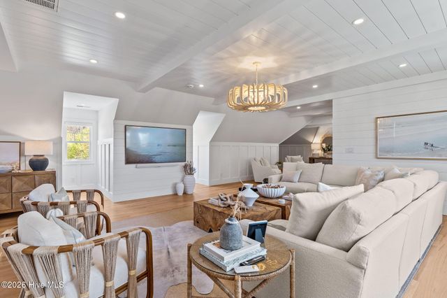 100 King Arthur Drive, Wilmington, NC 28403