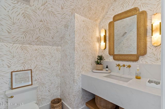 100 King Arthur Drive, Wilmington, NC 28403