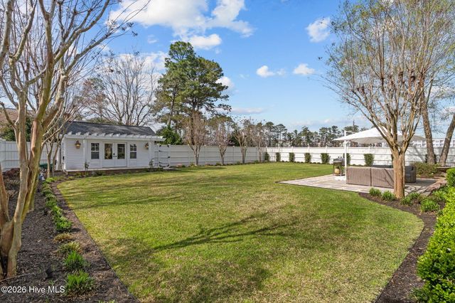 100 King Arthur Drive, Wilmington, NC 28403