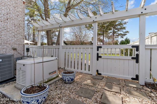 100 King Arthur Drive, Wilmington, NC 28403