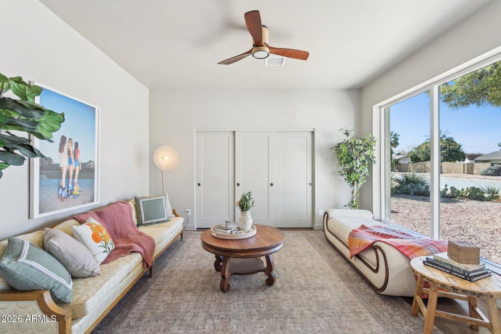 Image 11 of property listing at 11049 N 44TH Street, Phoenix, AZ 85028