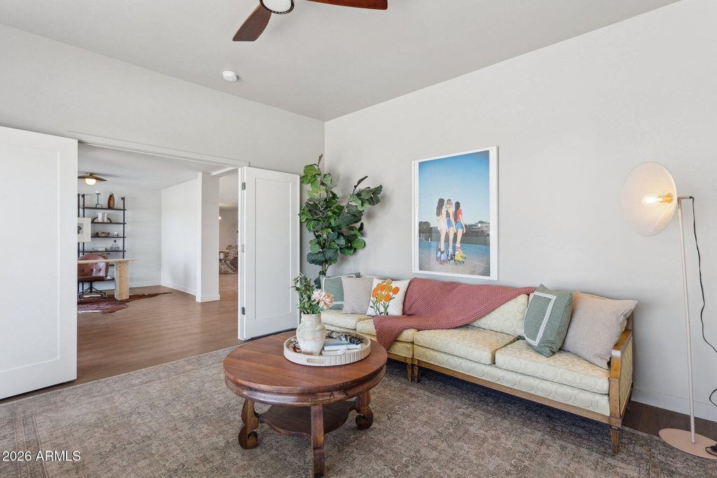 Image 12 of property listing at 11049 N 44TH Street, Phoenix, AZ 85028