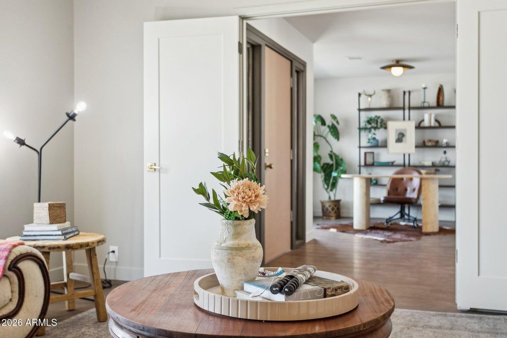 Image 14 of property listing at 11049 N 44TH Street, Phoenix, AZ 85028