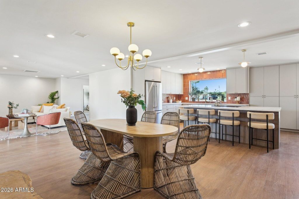 Image 22 of property listing at 11049 N 44TH Street, Phoenix, AZ 85028