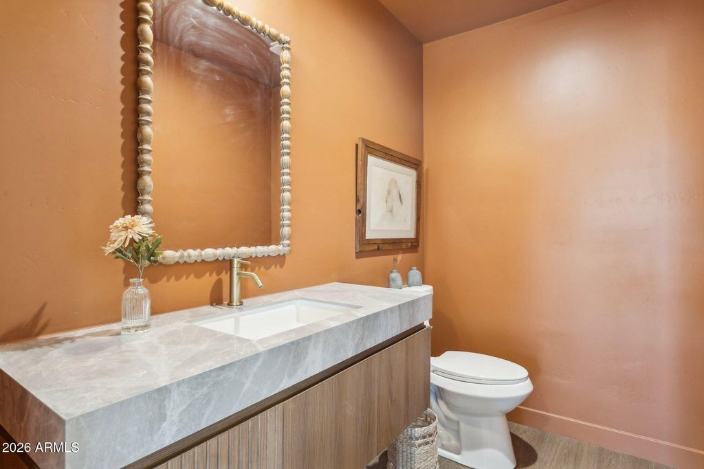 Image 40 of property listing at 11049 N 44TH Street, Phoenix, AZ 85028