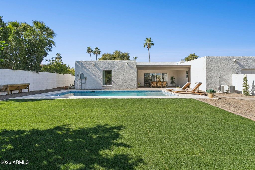 Image 46 of property listing at 11049 N 44TH Street, Phoenix, AZ 85028