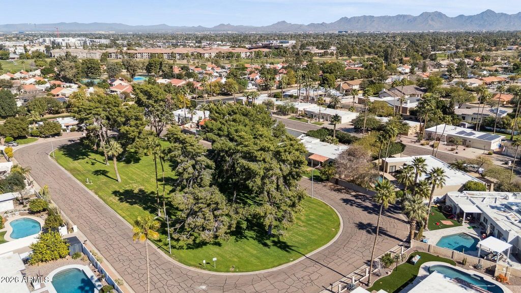 Image 50 of property listing at 11049 N 44TH Street, Phoenix, AZ 85028