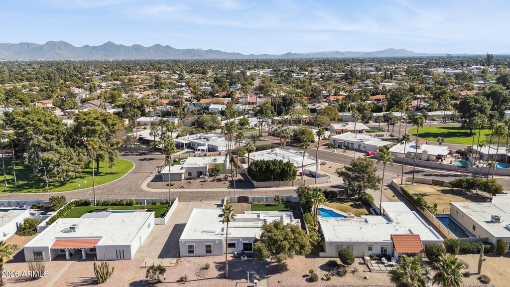 Image 51 of property listing at 11049 N 44TH Street, Phoenix, AZ 85028