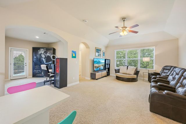213 Lake Como DR, Lakeway, TX 78734