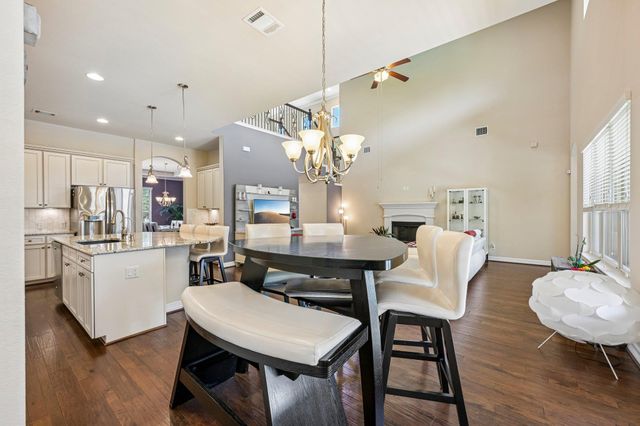 213 Lake Como DR, Lakeway, TX 78734