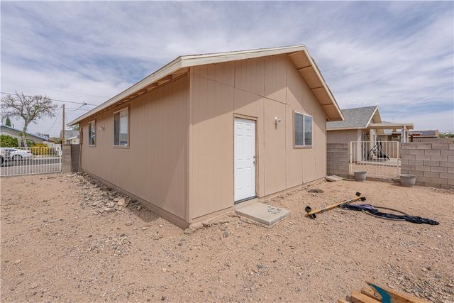 2724 Chambers Avenue, Kingman, AZ 86401