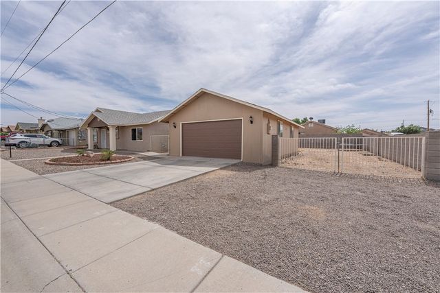 2724 Chambers Avenue, Kingman, AZ 86401
