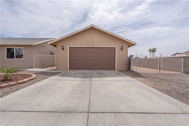 2724 Chambers Avenue, Kingman, AZ 86401