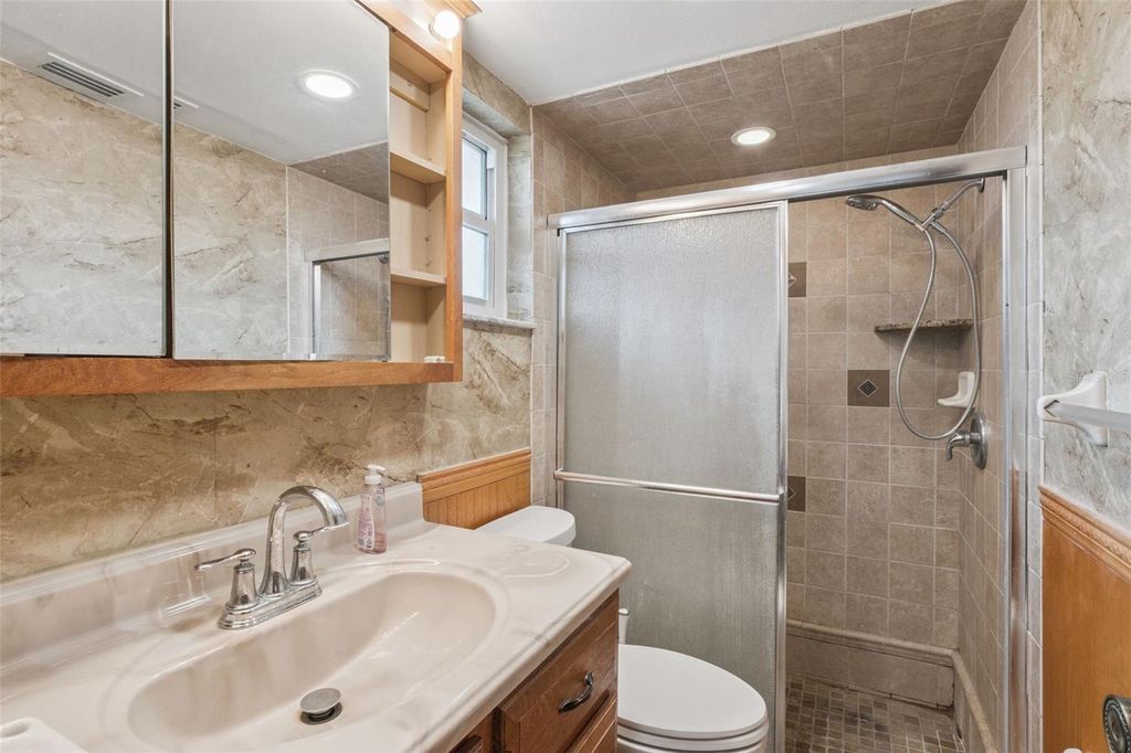 Image 15 of property listing at 35025 RAINTREE DRIVE, Fruitland Park, FL 34731