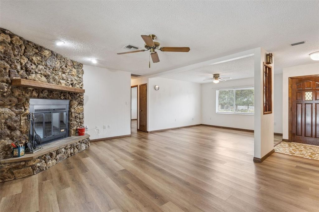 Image 5 of property listing at 35025 RAINTREE DRIVE, Fruitland Park, FL 34731