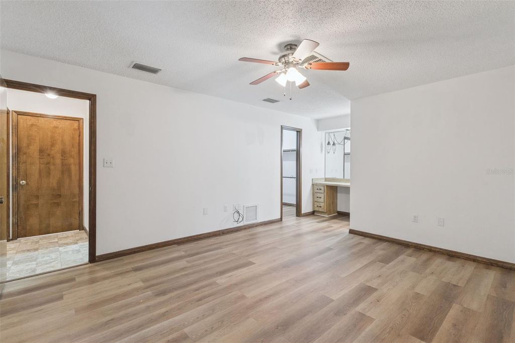 Image 10 of property listing at 35025 RAINTREE DRIVE, Fruitland Park, FL 34731