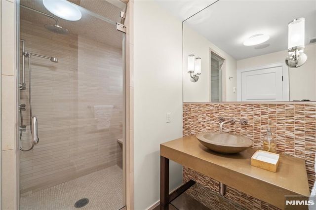 215 Upper Mountain, Montclair, NJ 07042