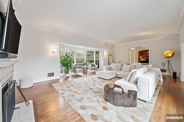 215 Upper Mountain, Montclair, NJ 07042