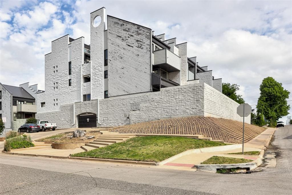 901 NW 7th Street 106, Oklahoma City, OK 73106
