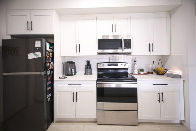 5572 METROWEST BOULEVARD 311, Orlando, FL 32811