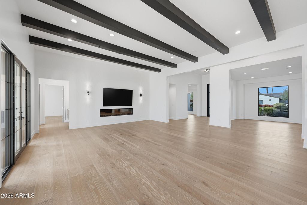 Image 12 of property listing at 8355 E SAN RAMON Drive, Scottsdale, AZ 85258