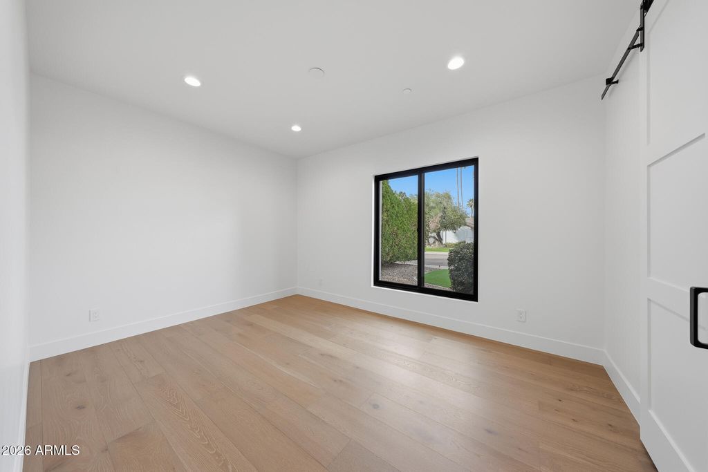 Image 27 of property listing at 8355 E SAN RAMON Drive, Scottsdale, AZ 85258