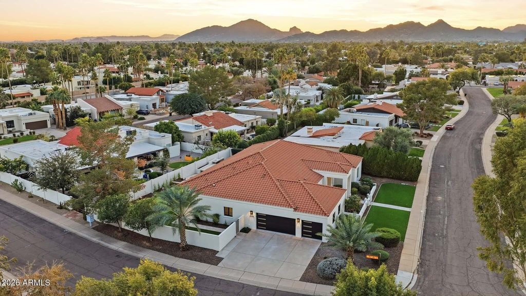 Image 38 of property listing at 8355 E SAN RAMON Drive, Scottsdale, AZ 85258