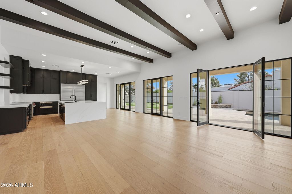 Image 7 of property listing at 8355 E SAN RAMON Drive, Scottsdale, AZ 85258