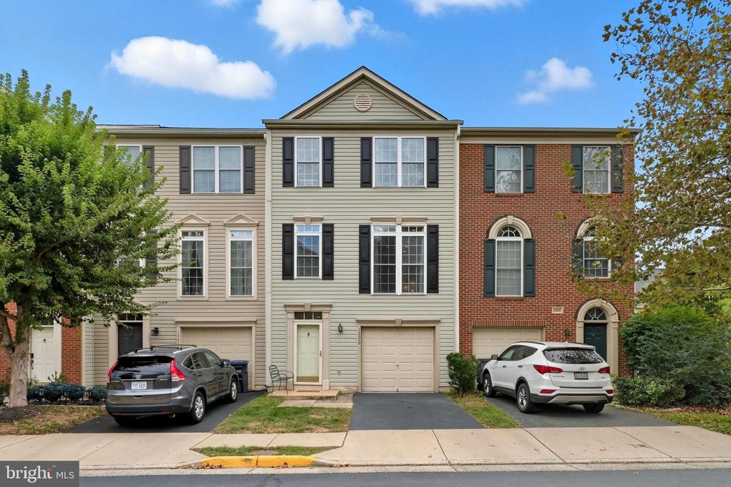 13679 LAVENDER MIST LN, Centreville, VA 20120