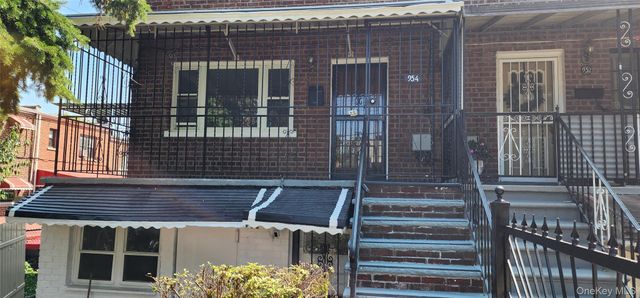 954 E 212th Street, Bronx, NY 10469