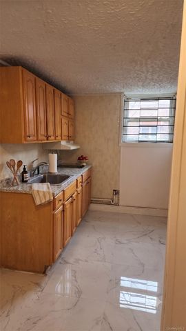 954 E 212th Street, Bronx, NY 10469