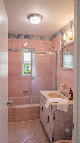 954 E 212th Street, Bronx, NY 10469
