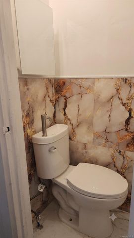 954 E 212th Street, Bronx, NY 10469
