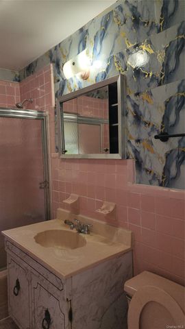 954 E 212th Street, Bronx, NY 10469