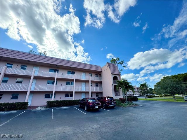 400 Forest Lakes BLVD 111, Naples, FL 34105