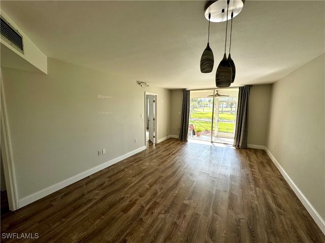 400 Forest Lakes BLVD 111, Naples, FL 34105