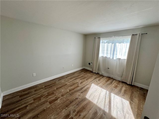 400 Forest Lakes BLVD 111, Naples, FL 34105