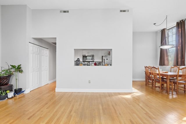15 Ocean 206, Winthrop, MA 02152