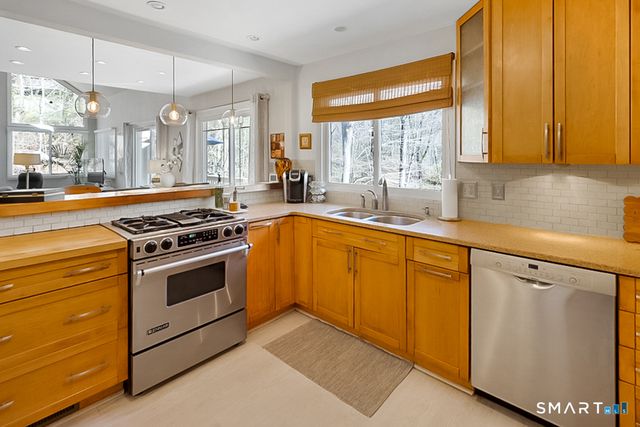 7 Mitchel Terrace, Essex, CT 06442