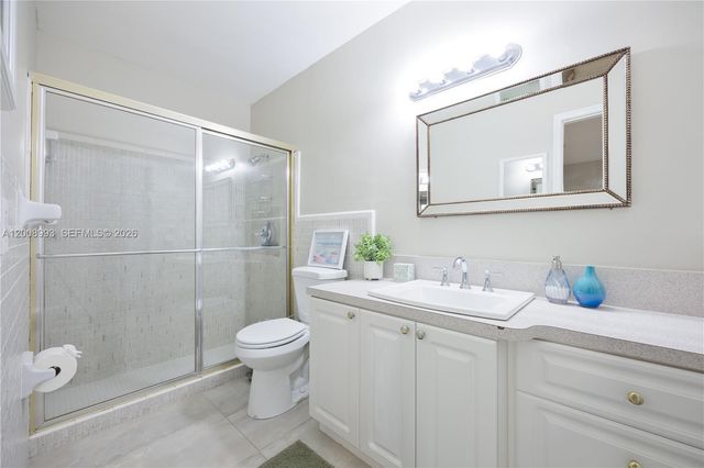 609 S Crescent Dr, Hollywood, FL 33021