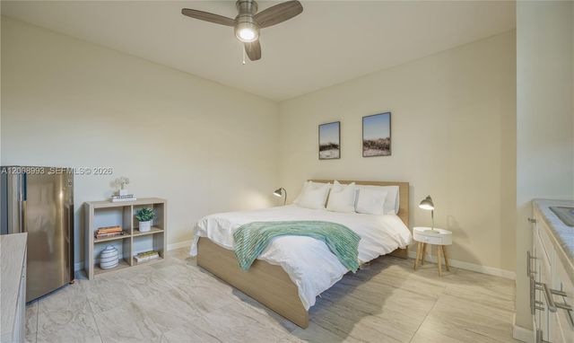 609 S Crescent Dr, Hollywood, FL 33021