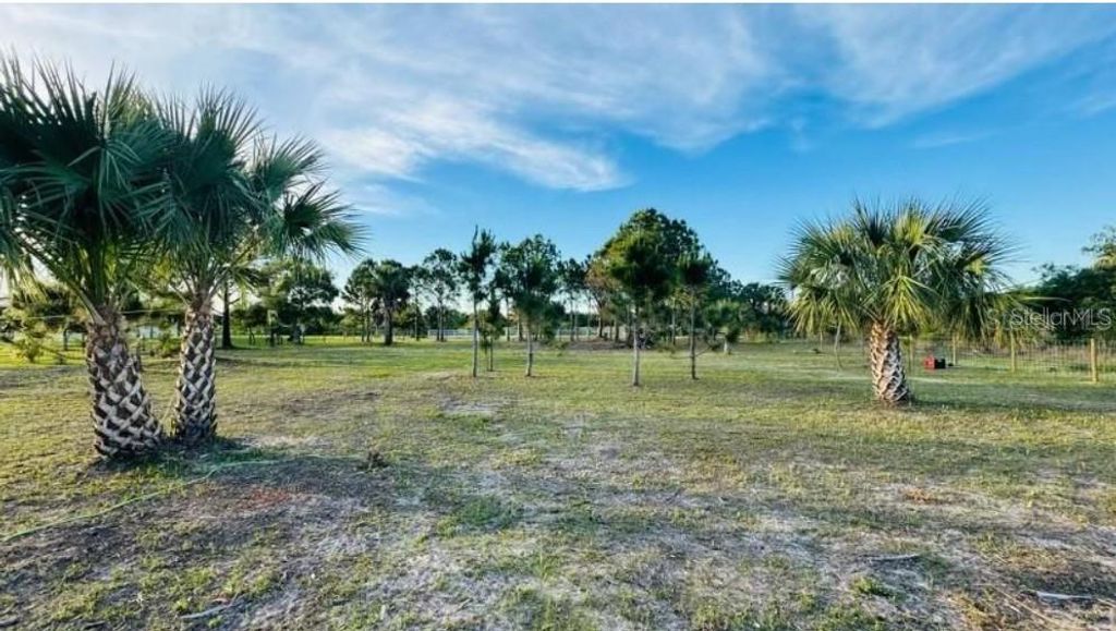 Image 5 of property listing at 19788 NW 284TH STREET, Okeechobee, FL 34972